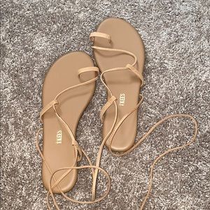 Tkees lace up sandals